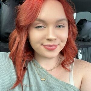 Meet your Posher, Caleigh